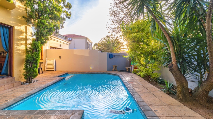 4 Bedroom Property for Sale in Douglasdale Gauteng
