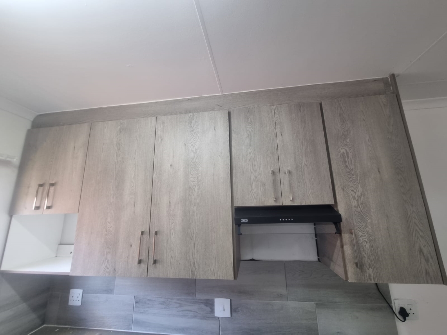 To Let 2 Bedroom Property for Rent in Albertsdal Gauteng