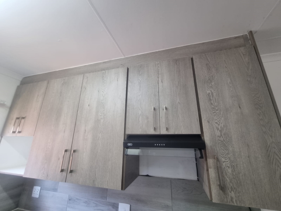 To Let 2 Bedroom Property for Rent in Albertsdal Gauteng