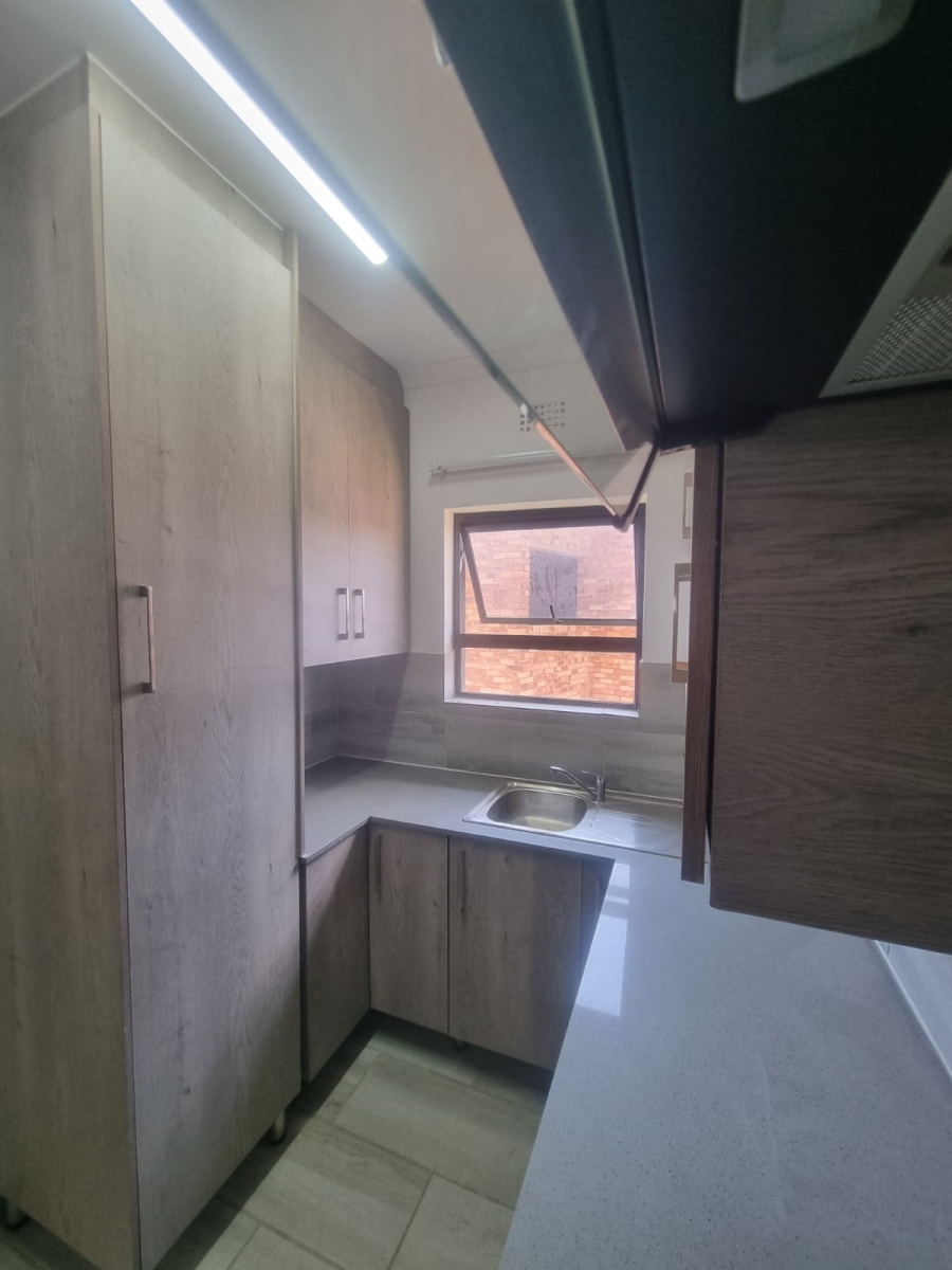 To Let 2 Bedroom Property for Rent in Albertsdal Gauteng
