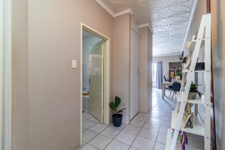 1 Bedroom Property for Sale in Bedfordview Gauteng