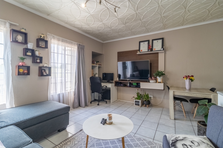 1 Bedroom Property for Sale in Bedfordview Gauteng