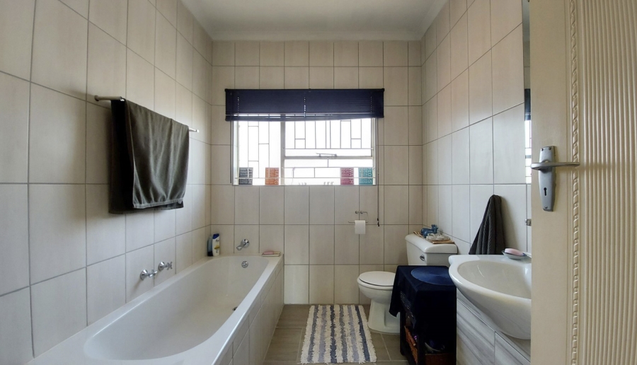 4 Bedroom Property for Sale in Sunward Park Gauteng