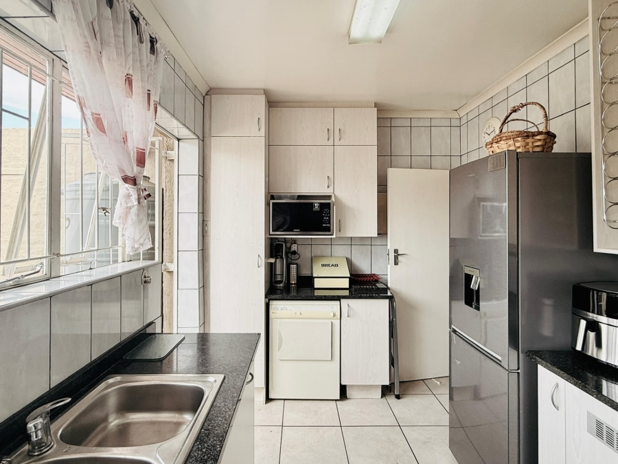 3 Bedroom Property for Sale in Selcourt Gauteng