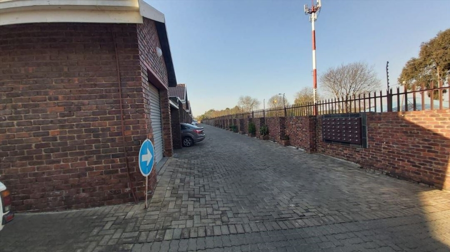 2 Bedroom Property for Sale in Birchleigh Gauteng