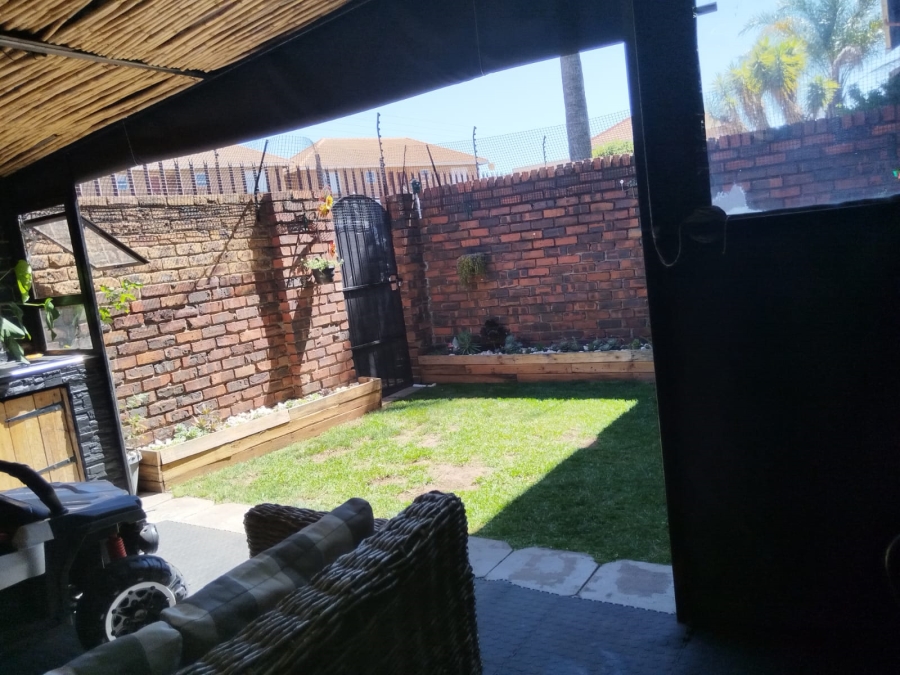 2 Bedroom Property for Sale in Birchleigh Gauteng