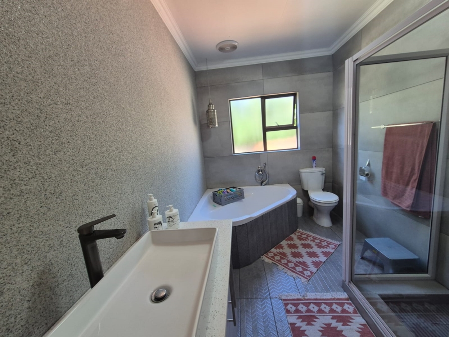 3 Bedroom Property for Sale in Vanderbijlpark SW 5 Gauteng