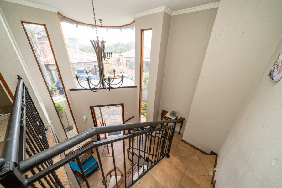 To Let 4 Bedroom Property for Rent in Sonneveld Gauteng