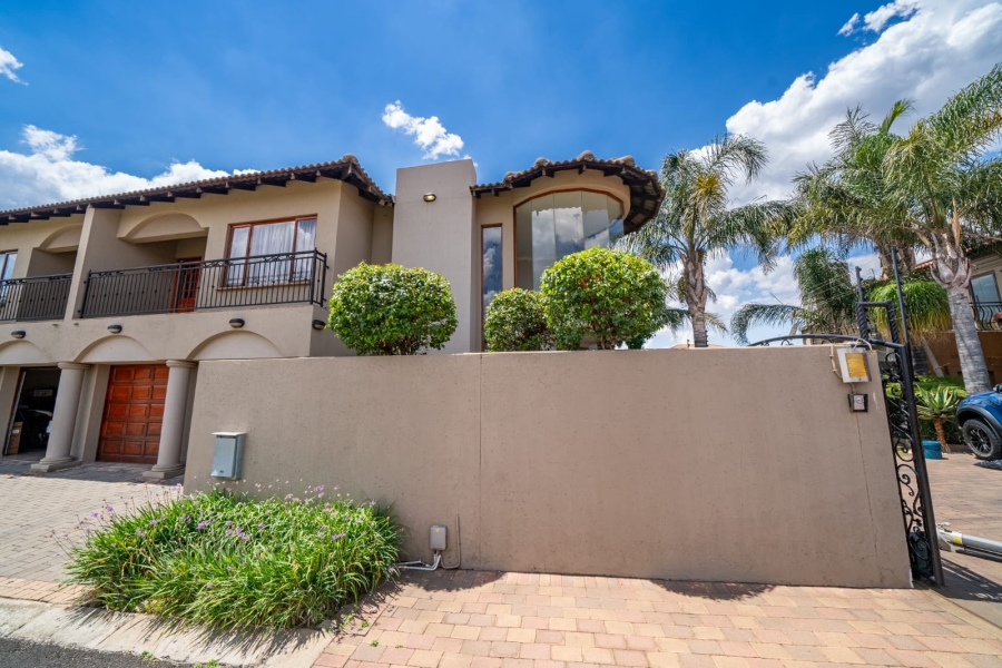 To Let 4 Bedroom Property for Rent in Sonneveld Gauteng