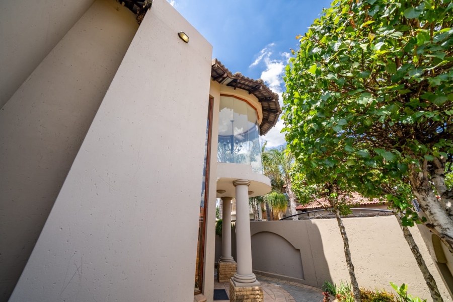 To Let 4 Bedroom Property for Rent in Sonneveld Gauteng