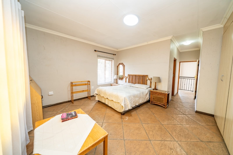 To Let 4 Bedroom Property for Rent in Sonneveld Gauteng
