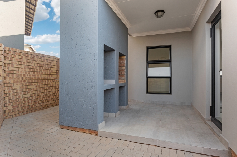 To Let 1 Bedroom Property for Rent in Thatchfield Ridge Gauteng