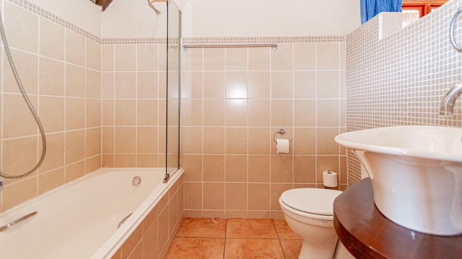 6 Bedroom Property for Sale in Hennops River Gauteng