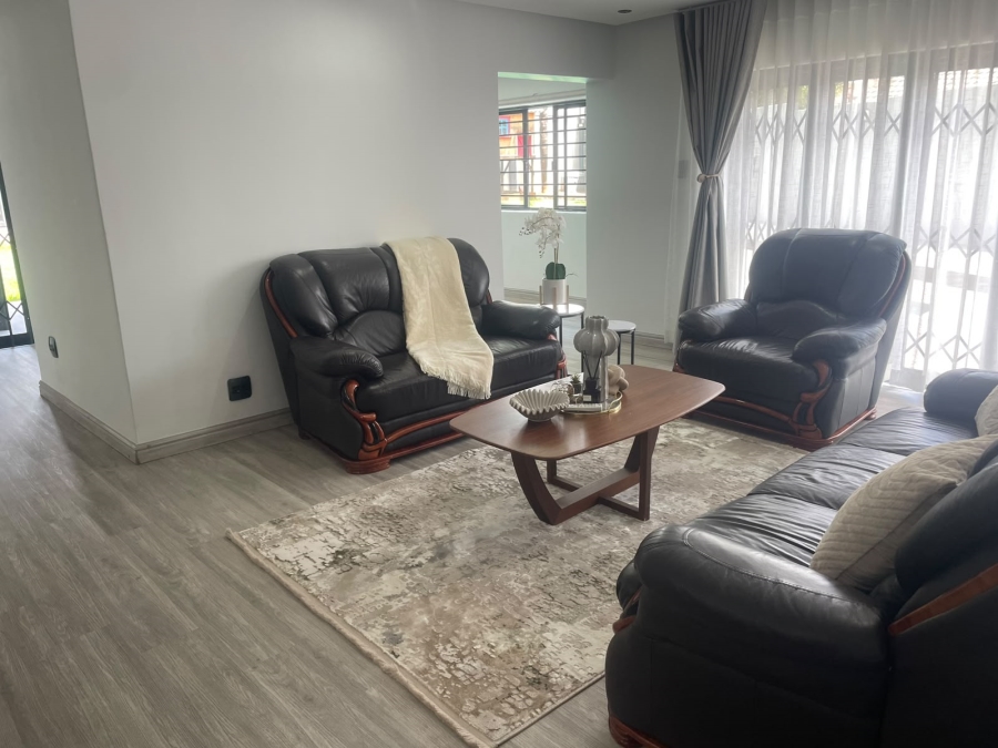 5 Bedroom Property for Sale in Marlboro Gardens Gauteng