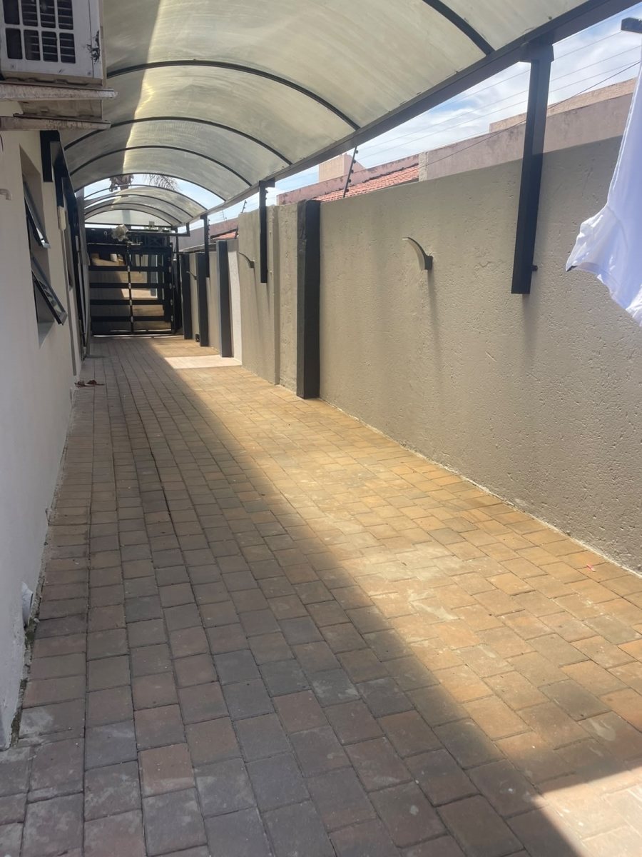 5 Bedroom Property for Sale in Marlboro Gardens Gauteng