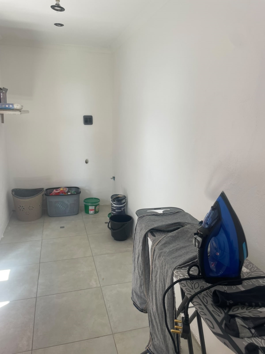 5 Bedroom Property for Sale in Marlboro Gardens Gauteng