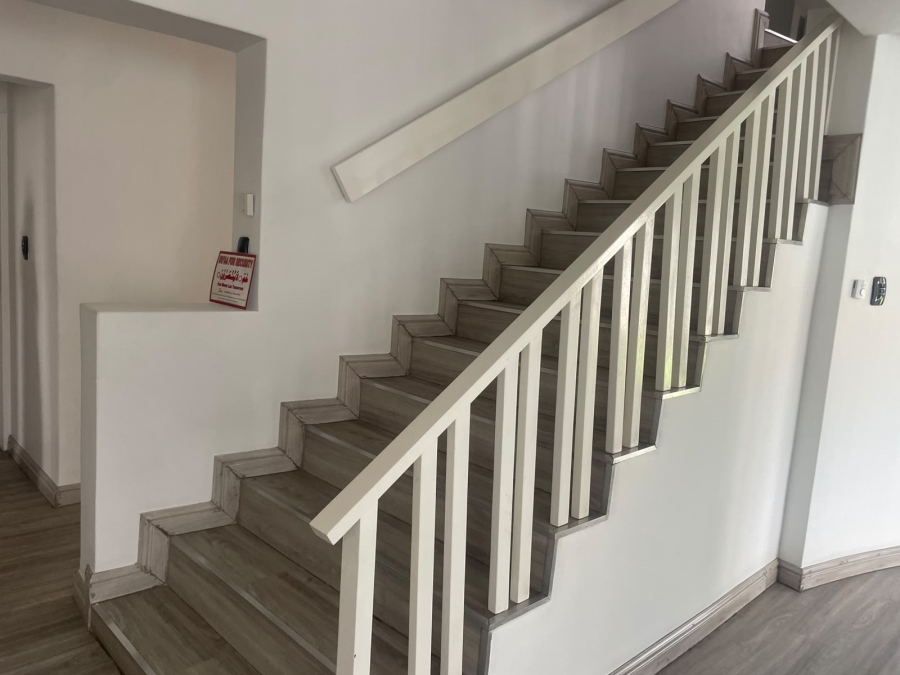 5 Bedroom Property for Sale in Marlboro Gardens Gauteng