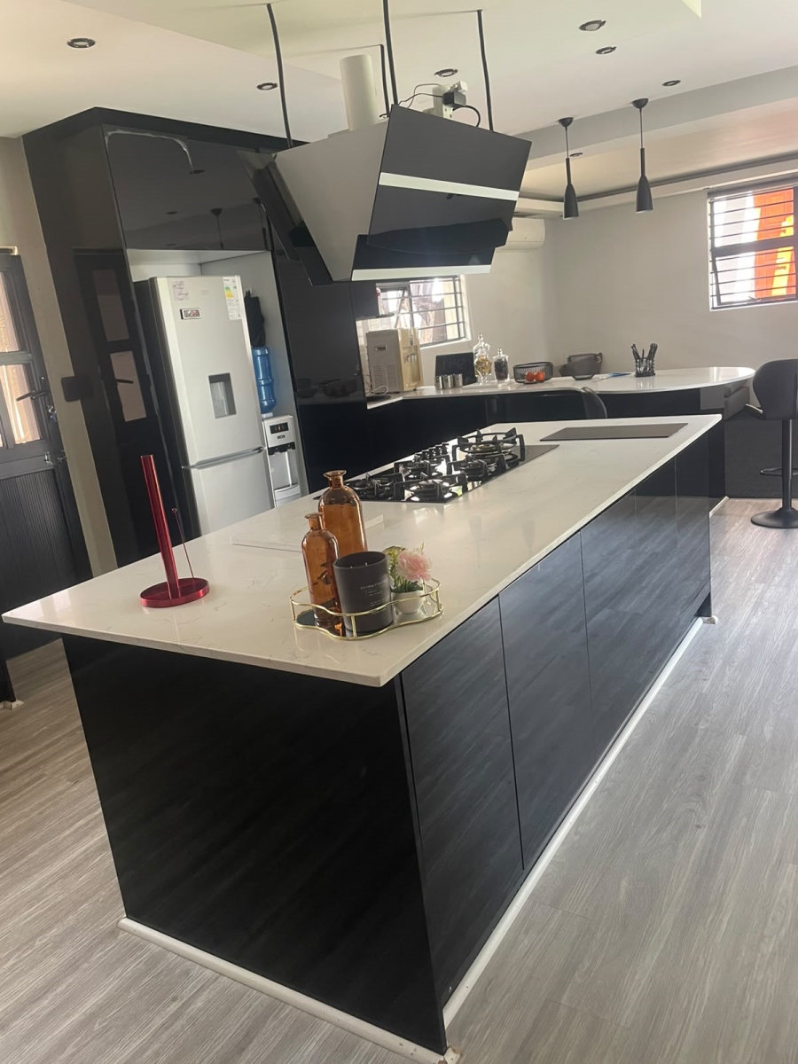 5 Bedroom Property for Sale in Marlboro Gardens Gauteng