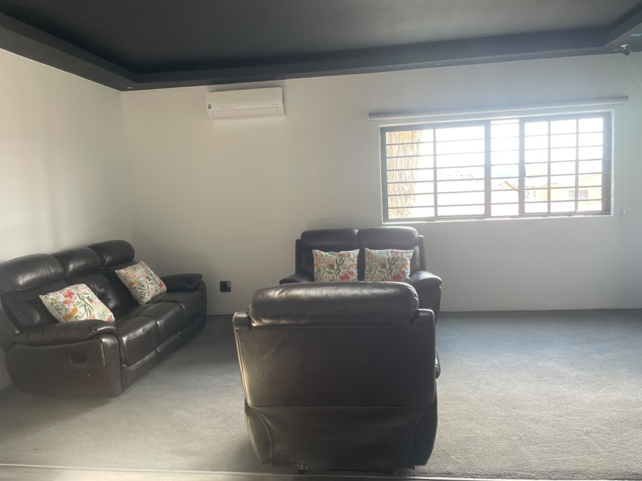 5 Bedroom Property for Sale in Marlboro Gardens Gauteng