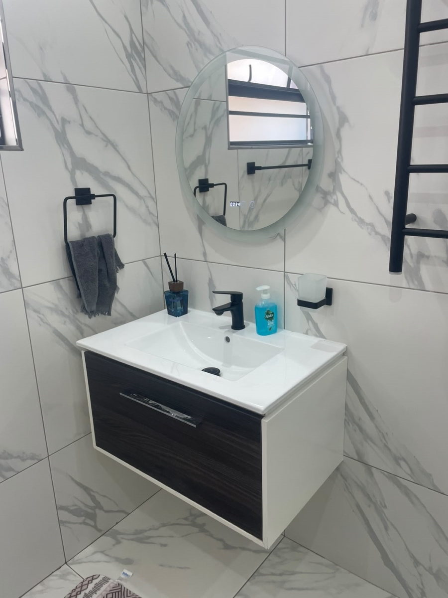 5 Bedroom Property for Sale in Marlboro Gardens Gauteng