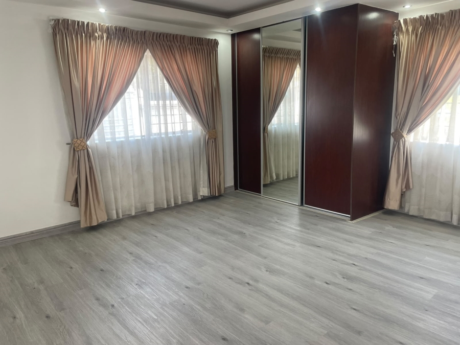 5 Bedroom Property for Sale in Marlboro Gardens Gauteng