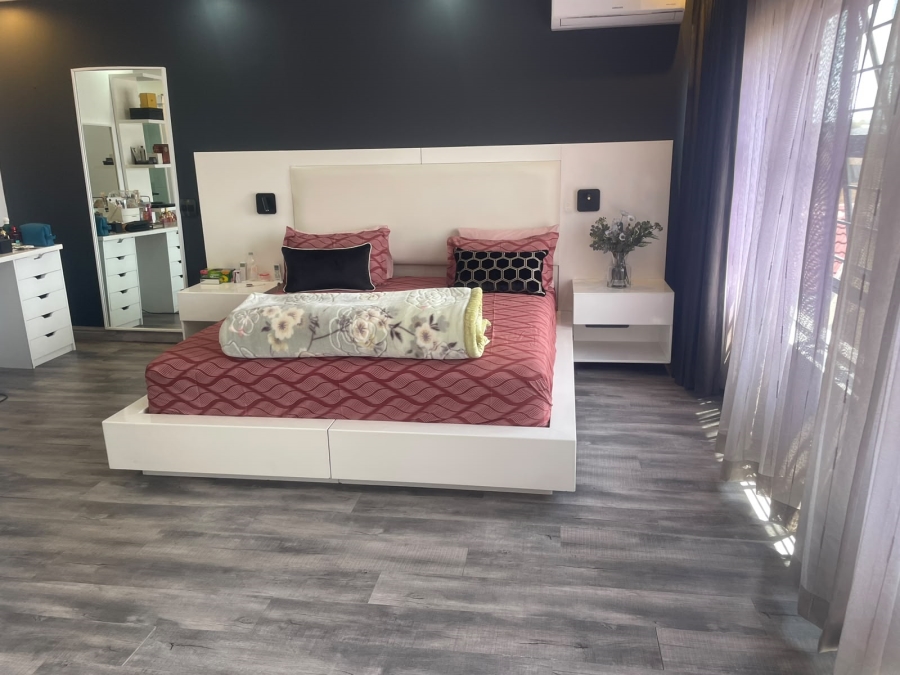 5 Bedroom Property for Sale in Marlboro Gardens Gauteng