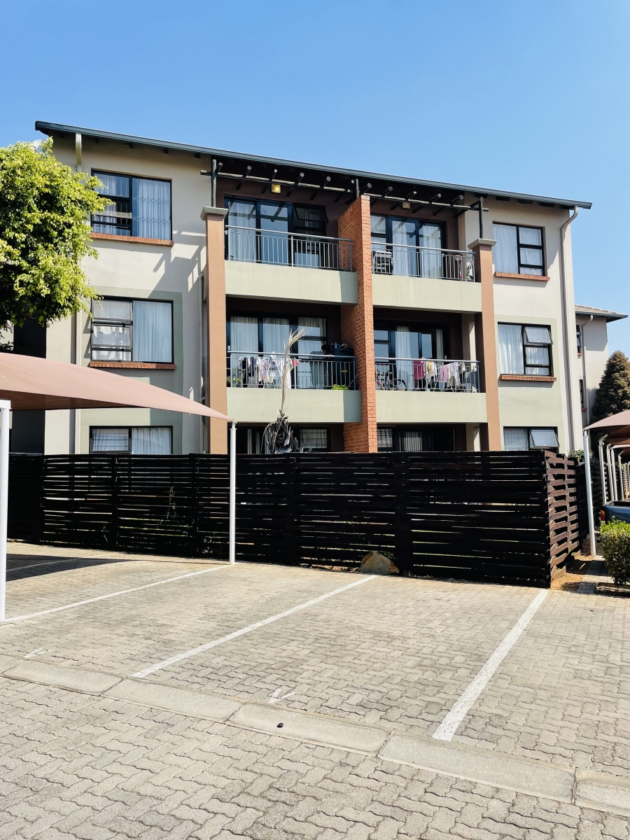 To Let 2 Bedroom Property for Rent in North Riding Gauteng