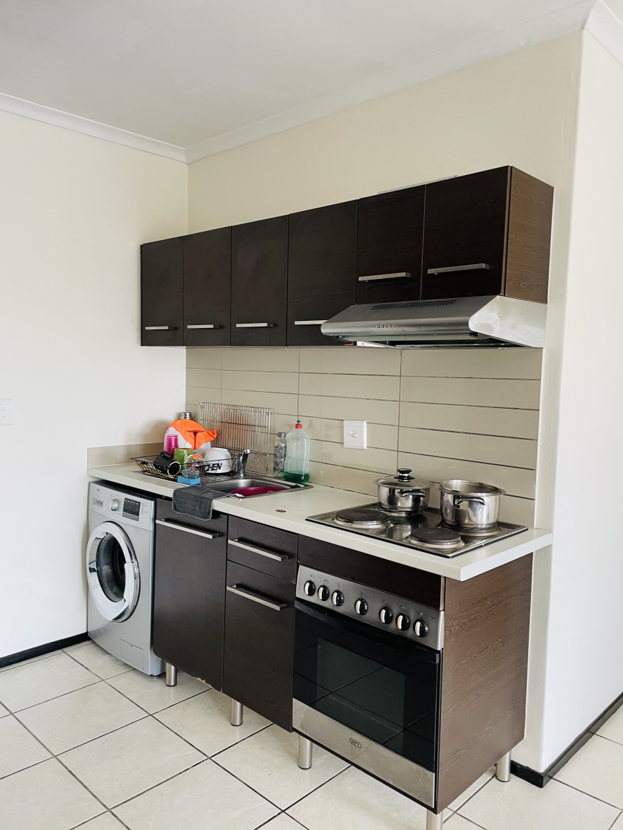 To Let 2 Bedroom Property for Rent in North Riding Gauteng