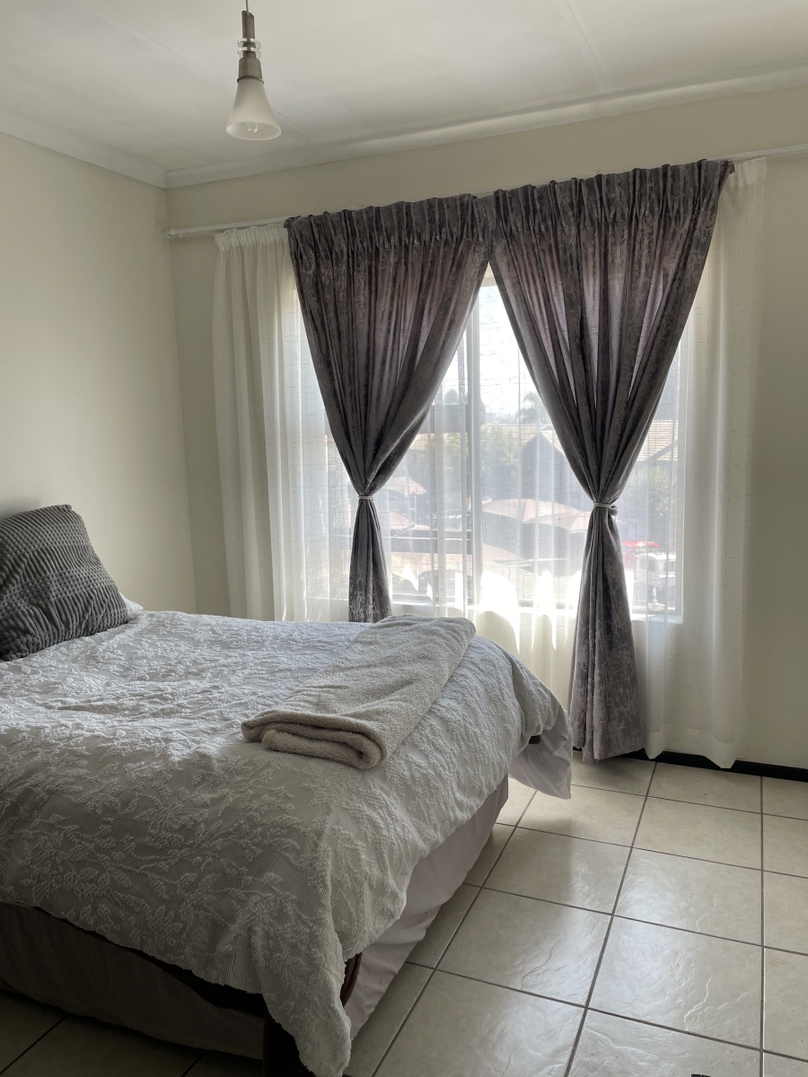 To Let 2 Bedroom Property for Rent in North Riding Gauteng