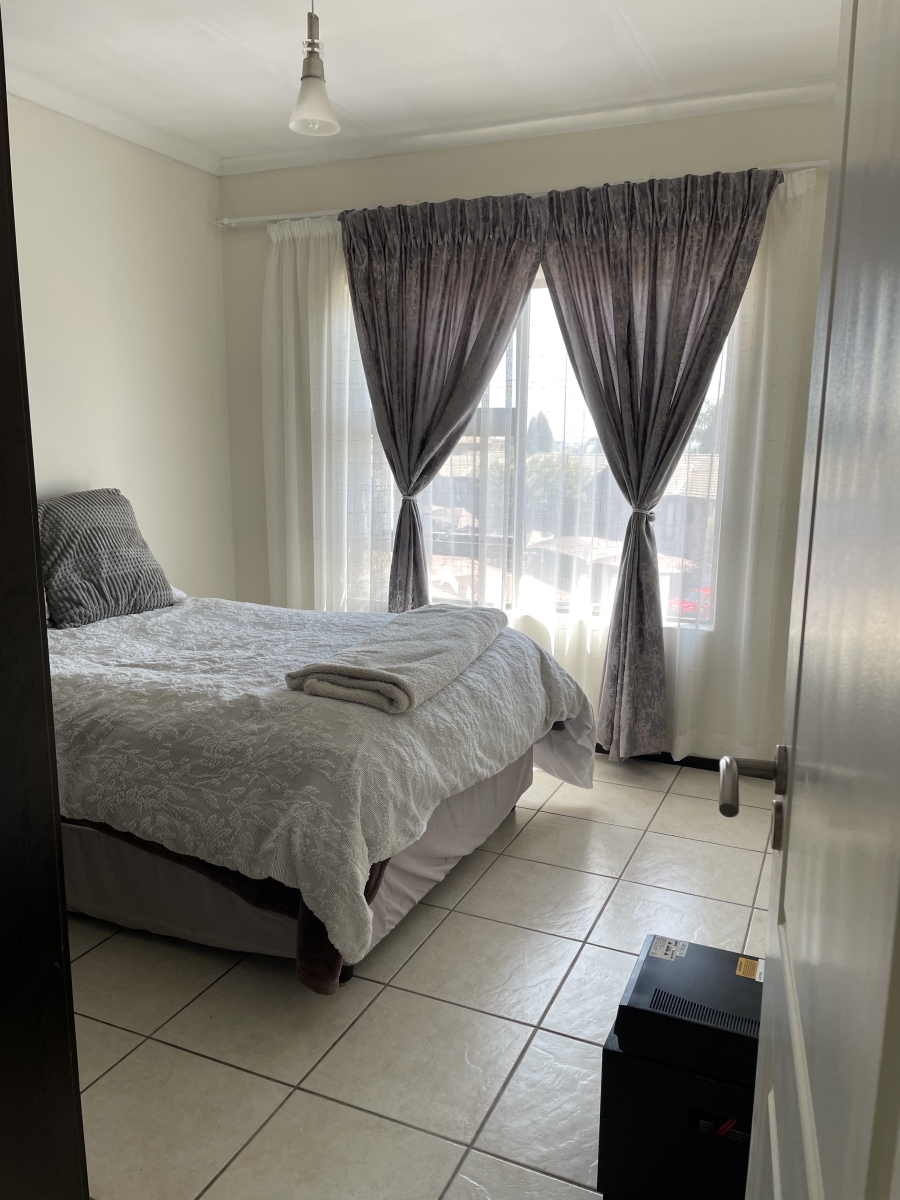 To Let 2 Bedroom Property for Rent in North Riding Gauteng