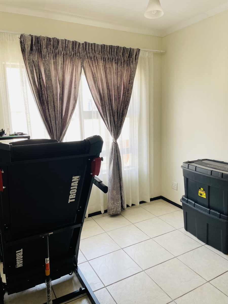 To Let 2 Bedroom Property for Rent in North Riding Gauteng