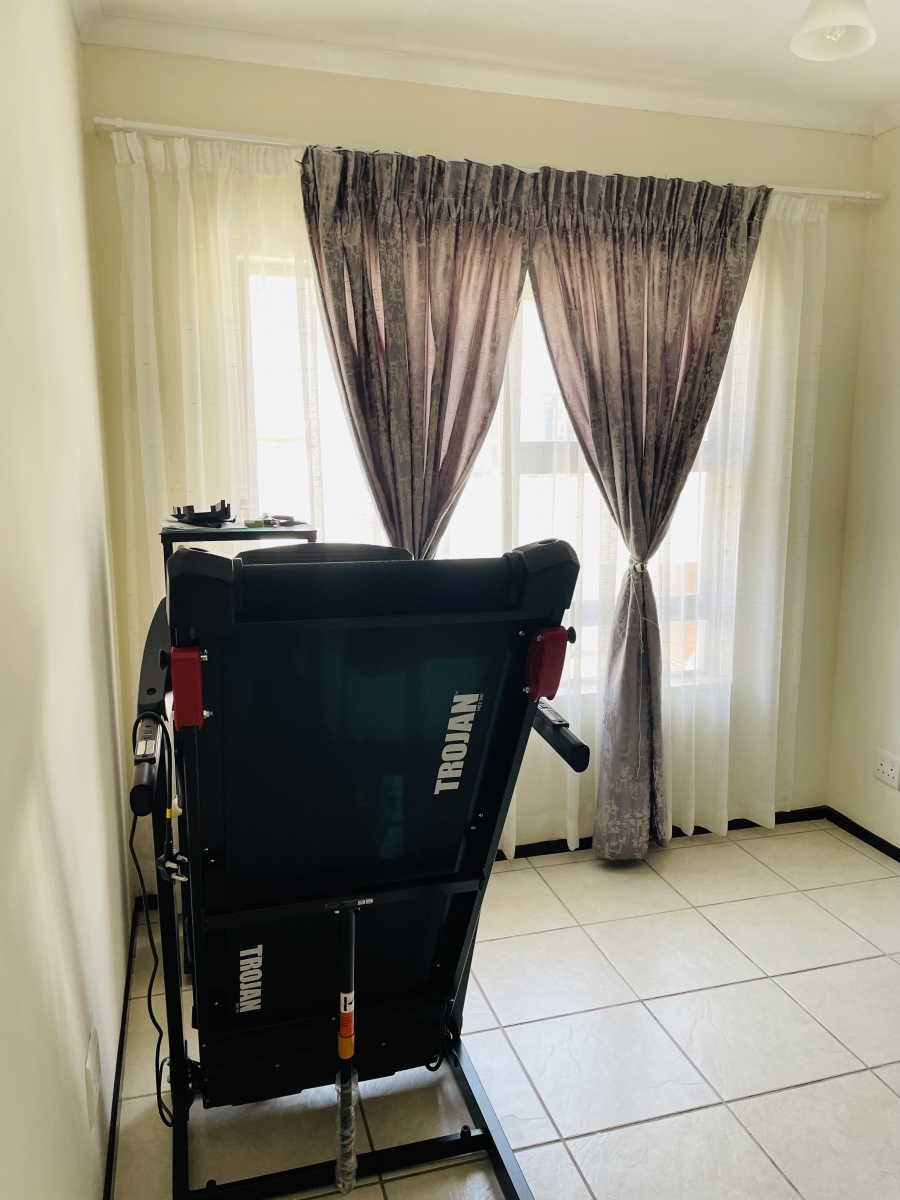 To Let 2 Bedroom Property for Rent in North Riding Gauteng