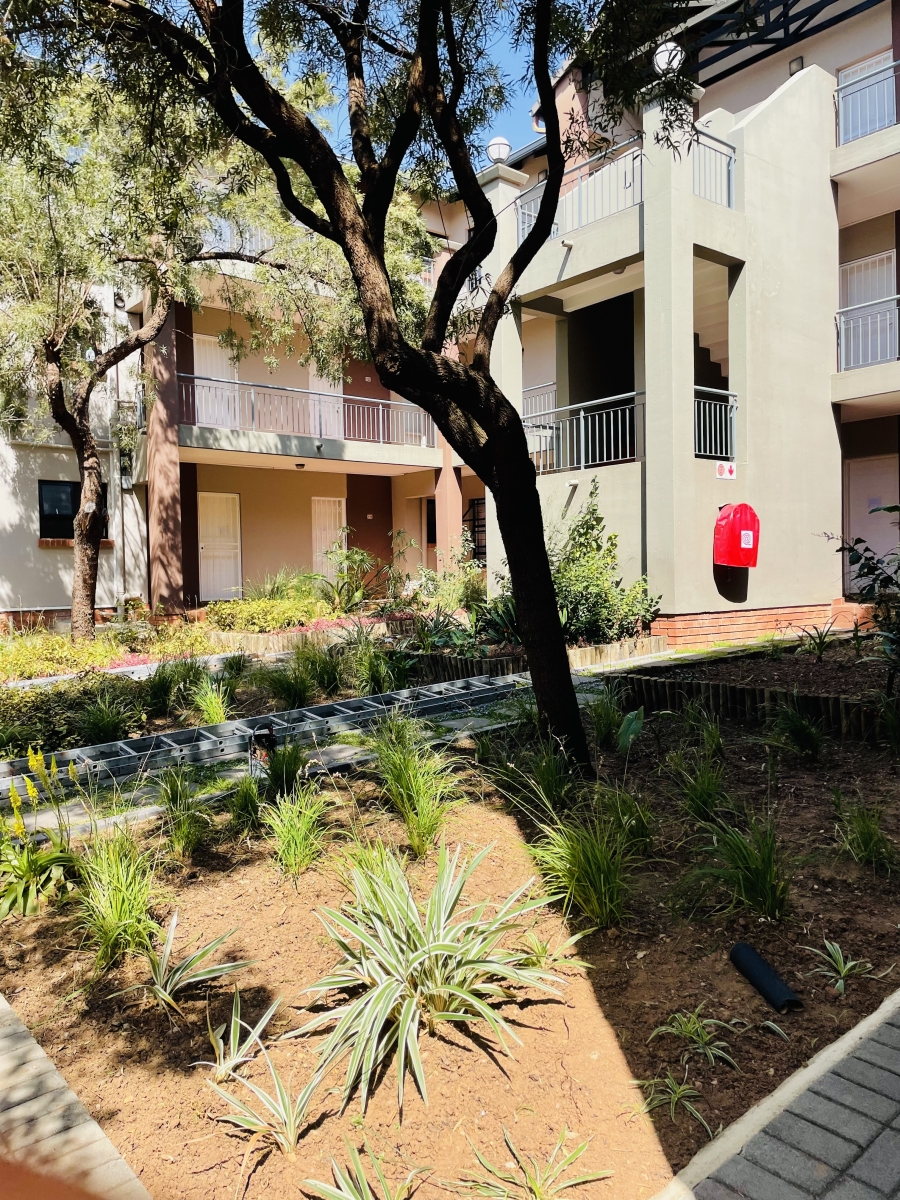 To Let 2 Bedroom Property for Rent in North Riding Gauteng