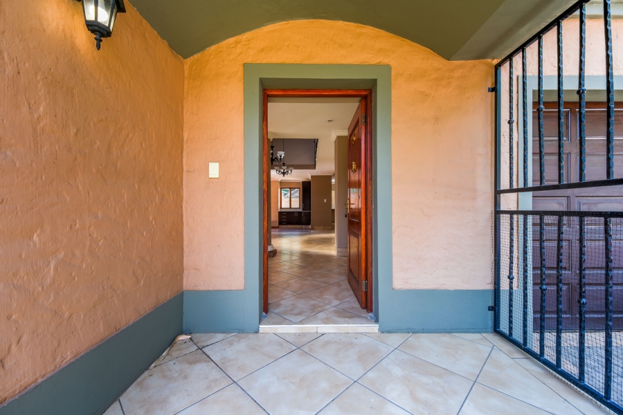 3 Bedroom Property for Sale in Faerie Glen Gauteng