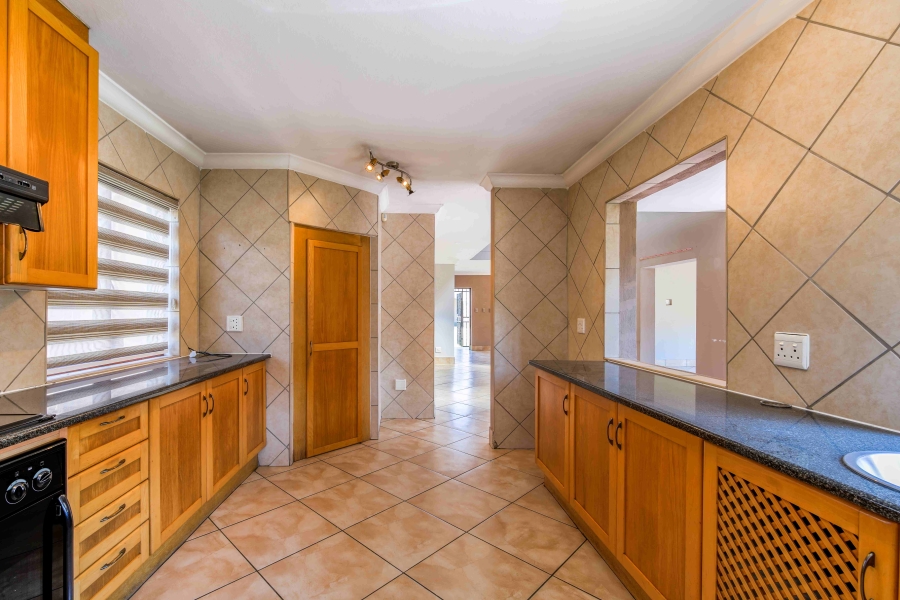 3 Bedroom Property for Sale in Faerie Glen Gauteng