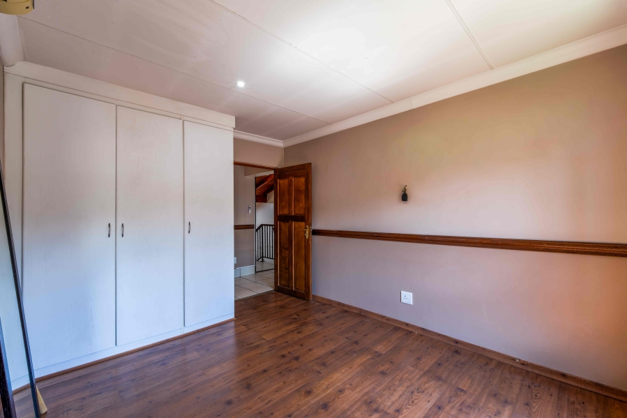 3 Bedroom Property for Sale in Faerie Glen Gauteng