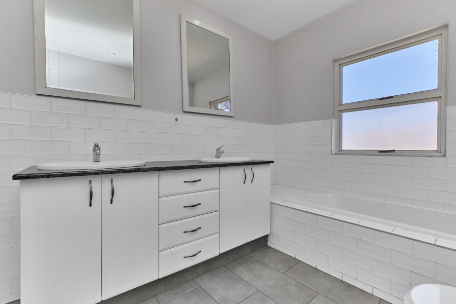 3 Bedroom Property for Sale in Bryanston East Gauteng
