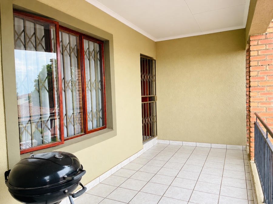 2 Bedroom Property for Sale in Noordwyk Gauteng