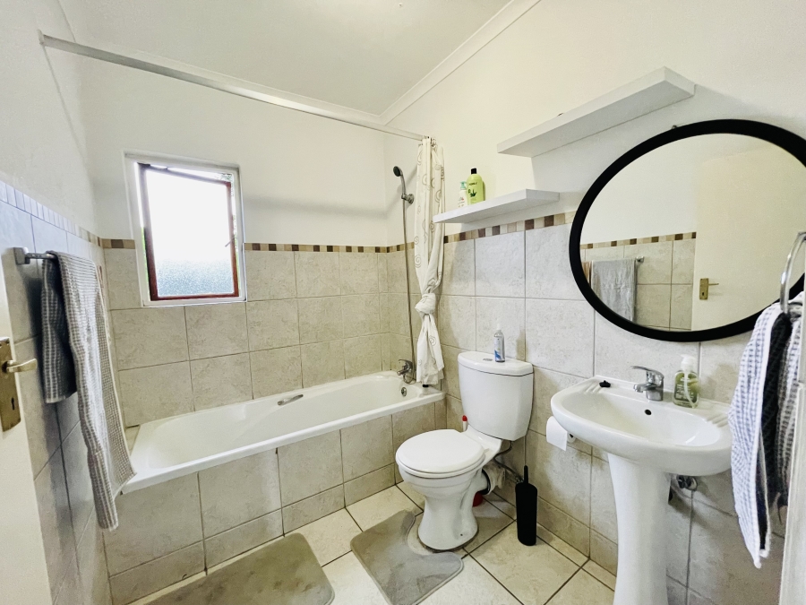2 Bedroom Property for Sale in Noordwyk Gauteng