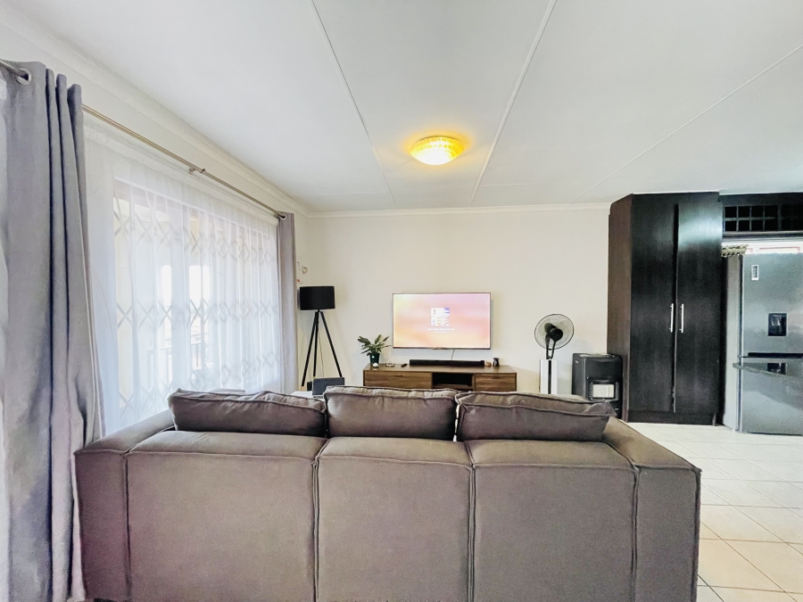 2 Bedroom Property for Sale in Noordwyk Gauteng