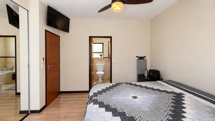 2 Bedroom Property for Sale in Pineslopes Gauteng