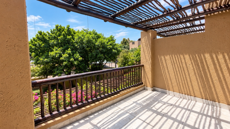 2 Bedroom Property for Sale in Pineslopes Gauteng