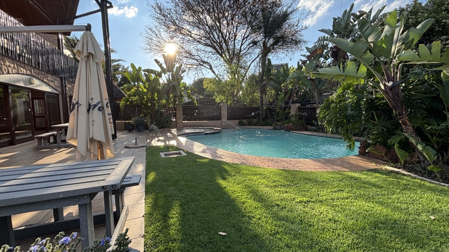 2 Bedroom Property for Sale in Pineslopes Gauteng