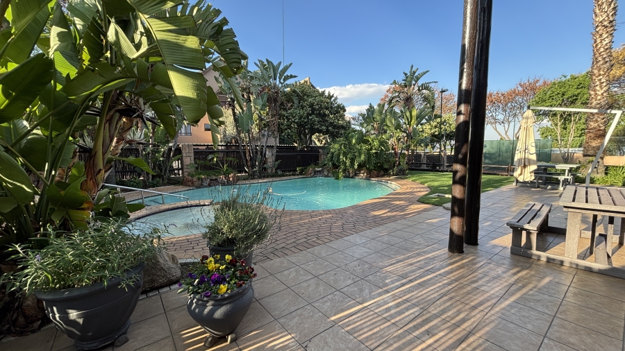 2 Bedroom Property for Sale in Pineslopes Gauteng