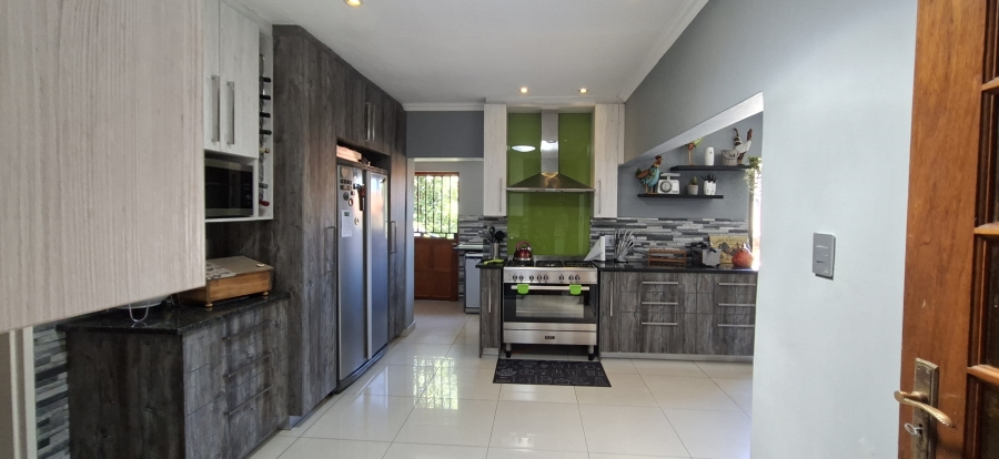 5 Bedroom Property for Sale in Kenmare Gauteng