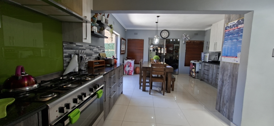 5 Bedroom Property for Sale in Kenmare Gauteng