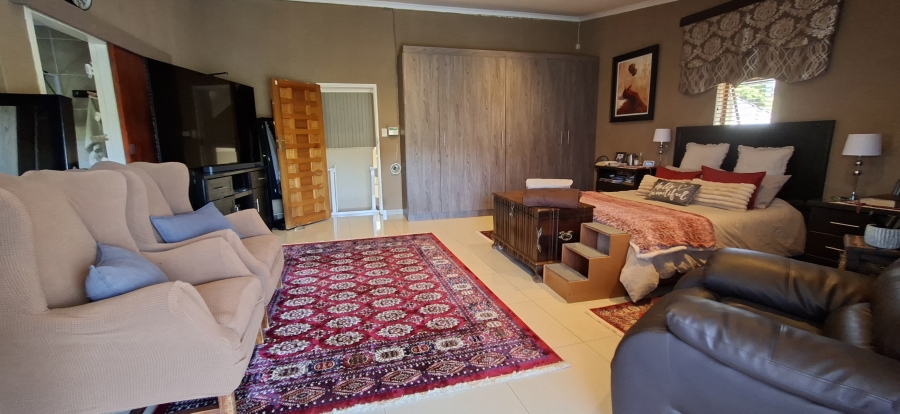 5 Bedroom Property for Sale in Kenmare Gauteng