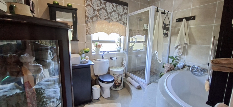 5 Bedroom Property for Sale in Kenmare Gauteng
