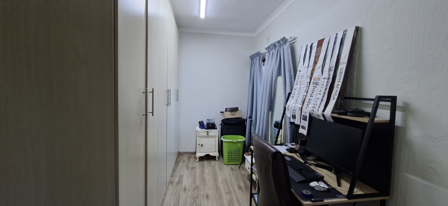 5 Bedroom Property for Sale in Kenmare Gauteng