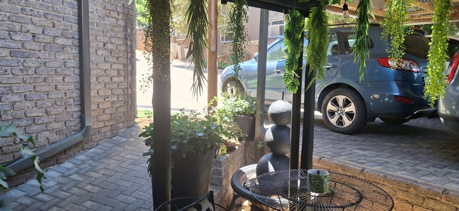 5 Bedroom Property for Sale in Kenmare Gauteng